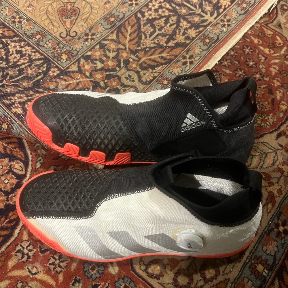 ADIDAS men’s sneakers, worn twice. Size US 11